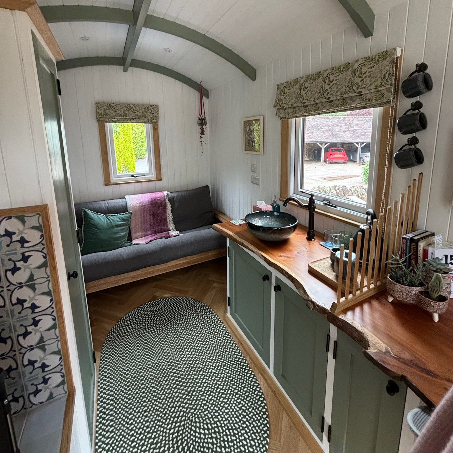 16c3887c-f833-49b3-8406-1ec705e7efd1